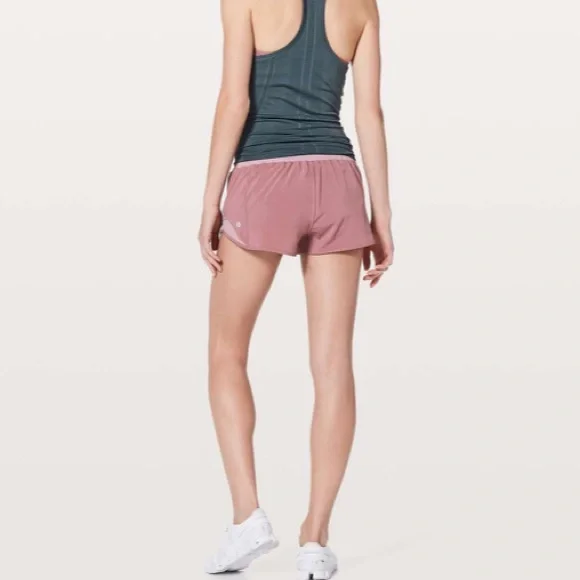Lululemon Hotty Hot Short II *2.5" in Figue / Rose Blush ~ Size 4 - Picture 2 of 8